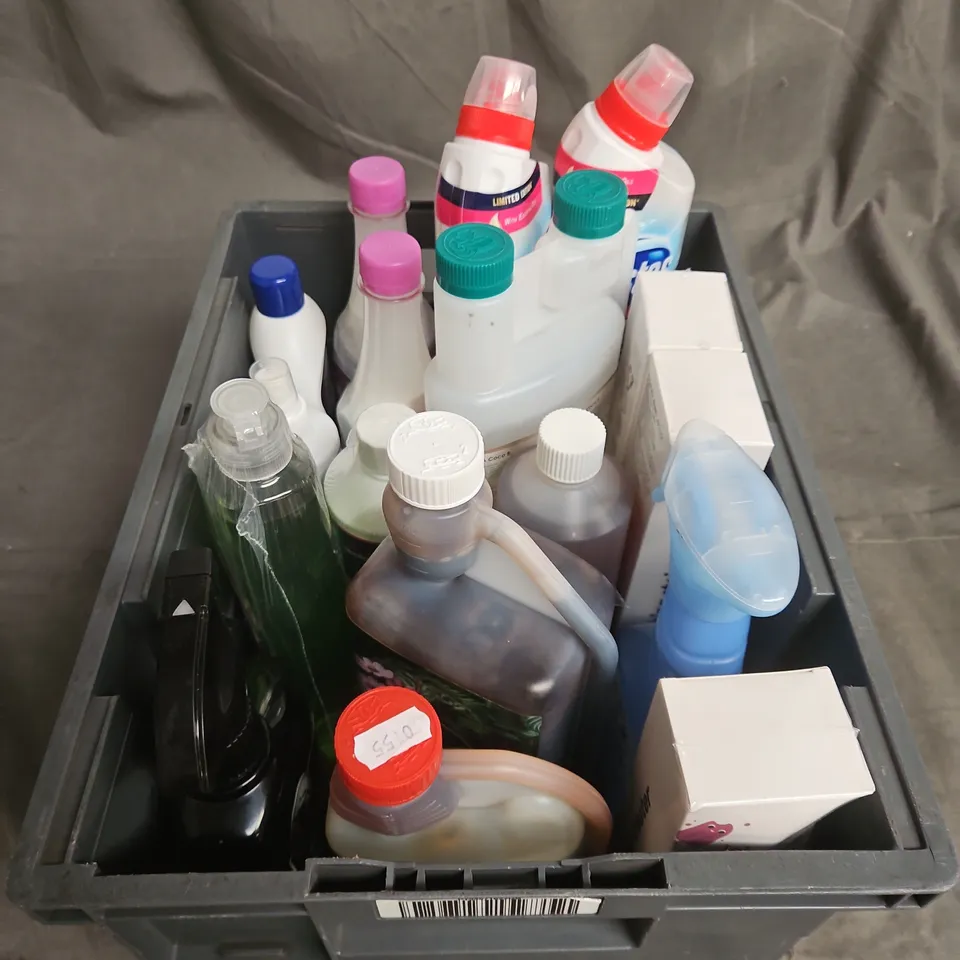 APPROXIMATELY 10 ASSORTED HOUSEHOLD LIQUID PRODUCTS TO INCLUDE - TOILET GEL , STAIN TREATER , WATER STARCH , ETC