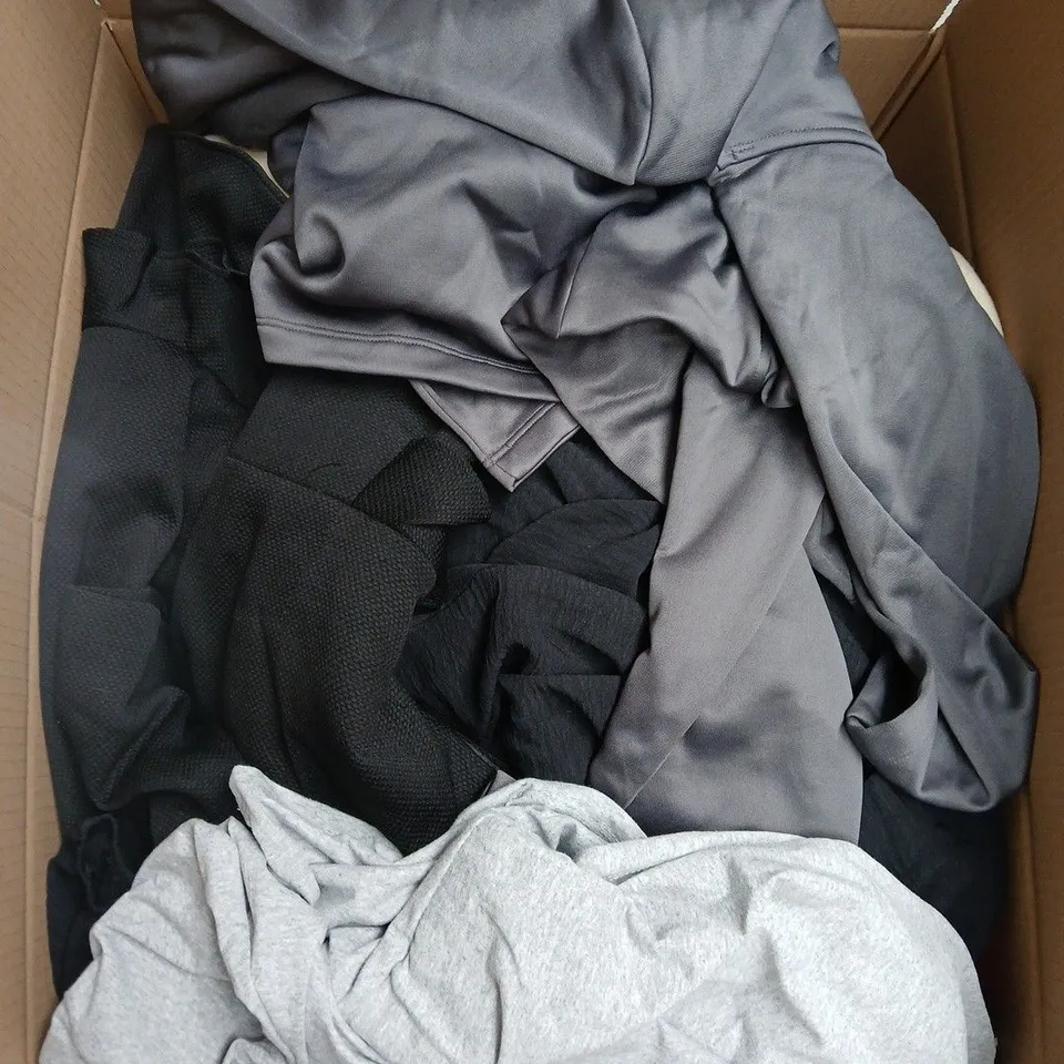 LARGE BOX OF APPROXIMATELY 20 ASSORTED CLOTHING ITEMS IN VARIOUS SIZES, STYLES AND COLOUR 