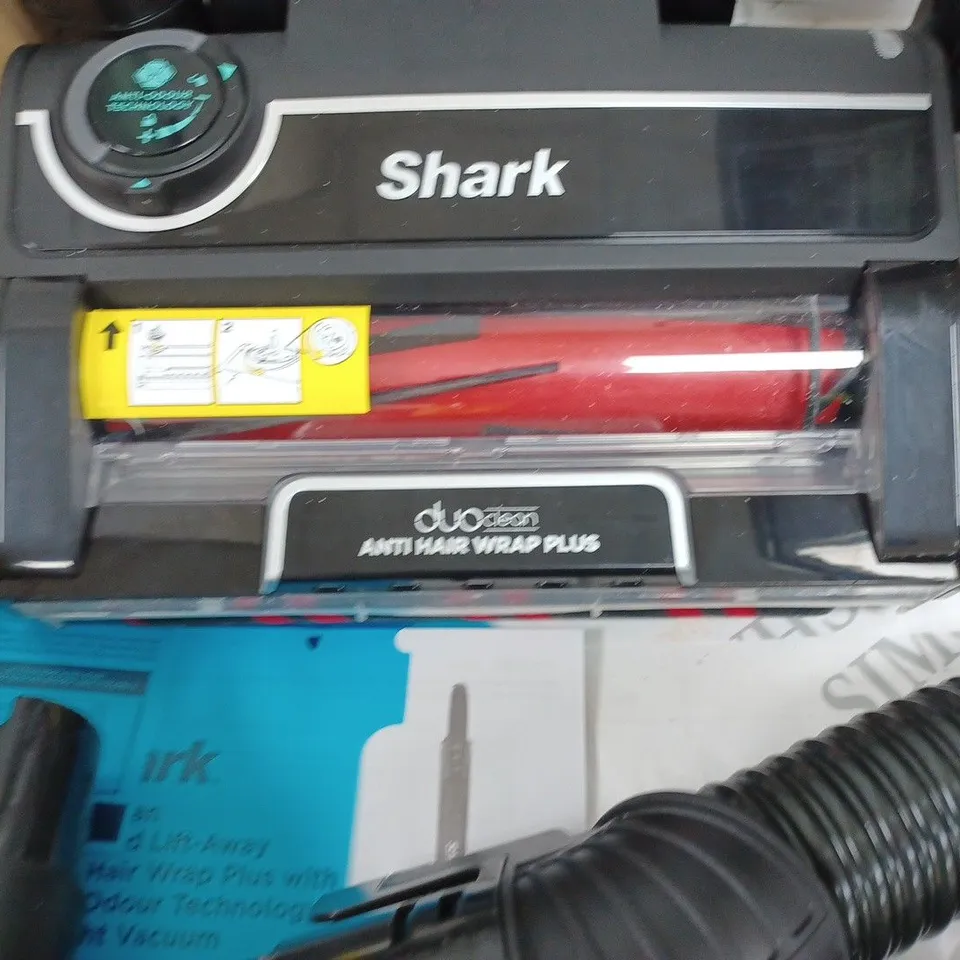 SHARK STRATOS UPRIGHT VACUUM CLEANER WITH PET-TOOL & CAR KIT NZ860UK - COLLECTION ONLY