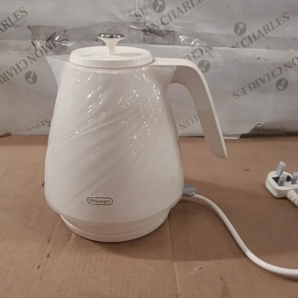 BOXED DELONGHI BALLERINA SETA KETTLE CREAM - KBDS3001.CR