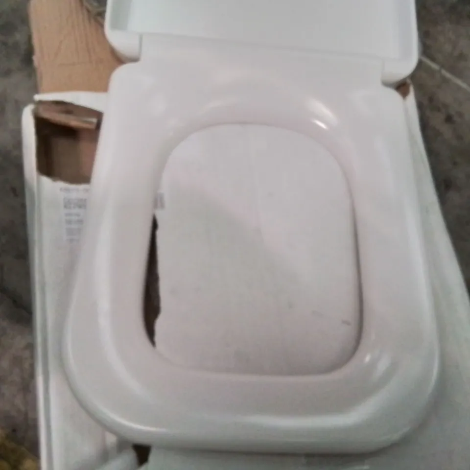 BOXED AFFINI CLOSE COUPLED TOILET SEAT