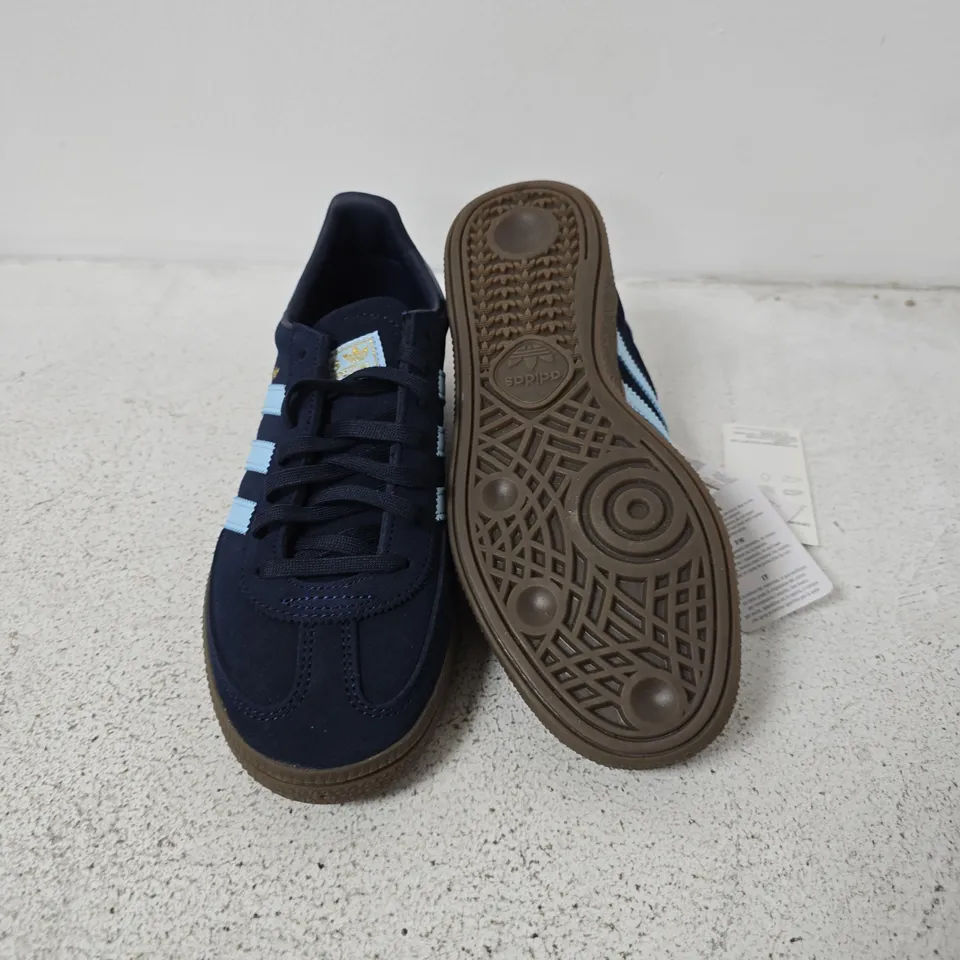 ADIDAS HANDBALL SPEZIAL J SNEAKERS – NAVY WITH LIGHT BLUE DETAILS, UK 5.5