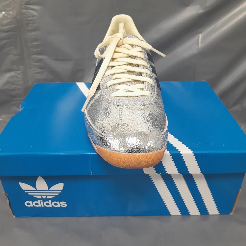BOXED PAIR OF ADIDAS SL 72 OG SHOES IN METALLIC SILVER/NAVY UK SIZE 5.5