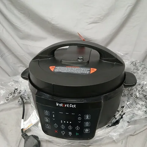 INSTANT POT MULTICOOKER XL