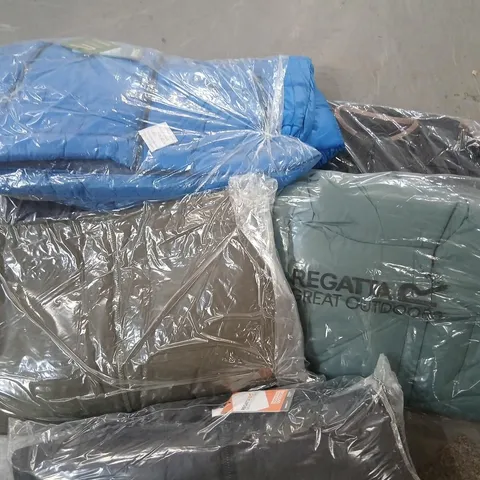 APPROXIMATELY 12 ITEMS OF ASSORTED BRAND NEW REGATTA CLOTHING AND ACCESSORIES