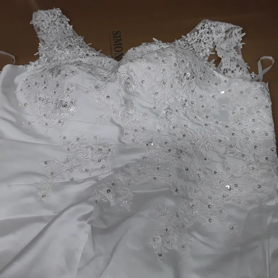 EMBELLISHED WEDDING DRESS SIZE UNSPECIFIED
