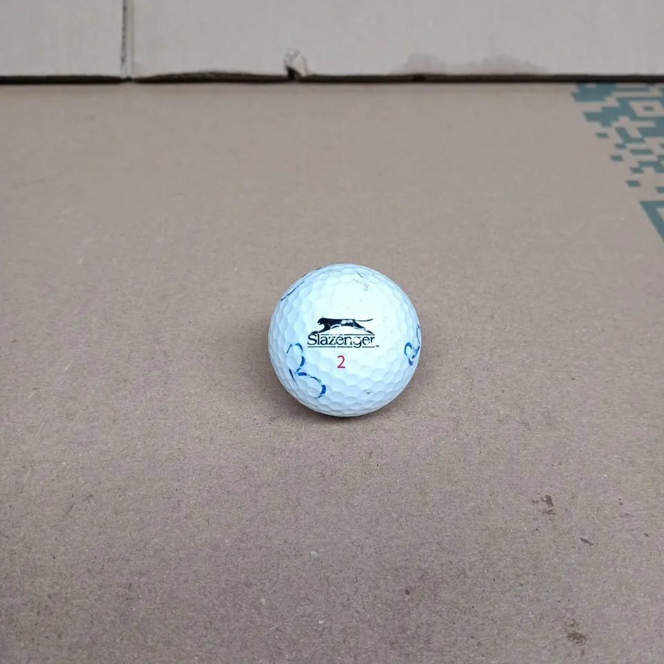 TOTE OF APPROXIMATELY 10 ASSORTED ITEMS INCLUDING HEATHCOTE & IVORY HEART SHAPED BOX, A SLAZENGER GOLF BALL AND EVER BUILD ALL PURPOSE READY MIXED FILLER