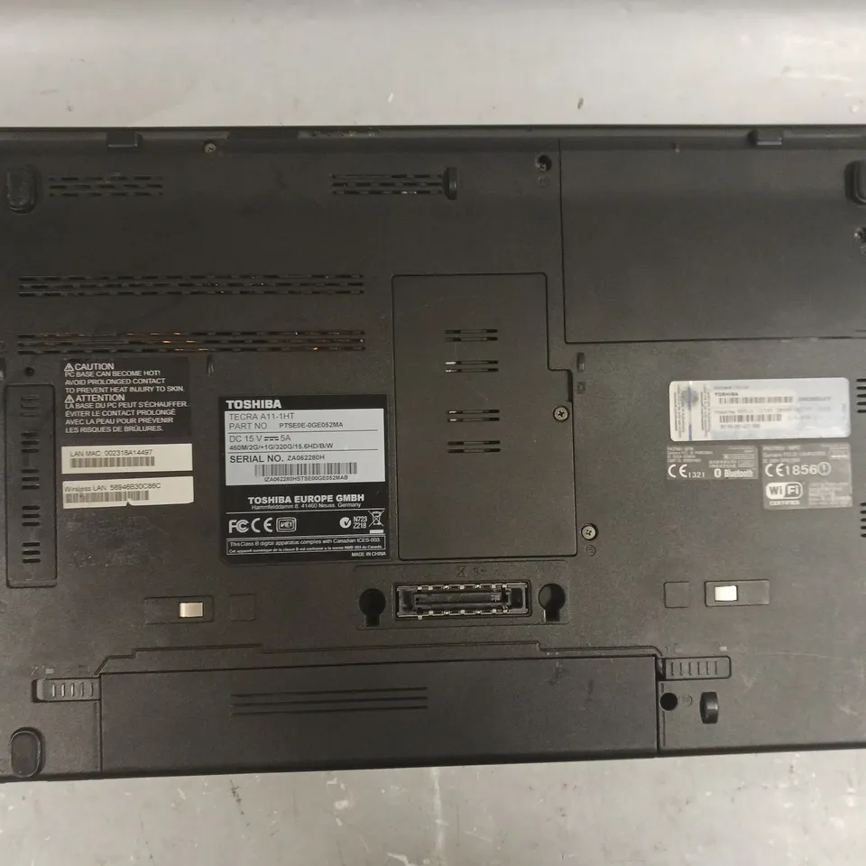 TOSHIBA TECRA A11-1HT LAPTOP IN BLACK