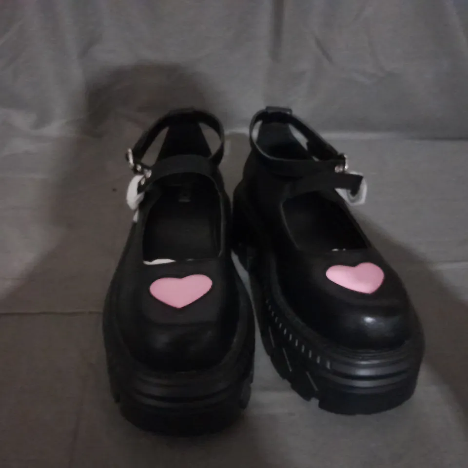 PAIR OF KOI HEART STOMPERS IN BLACK SIZE 6