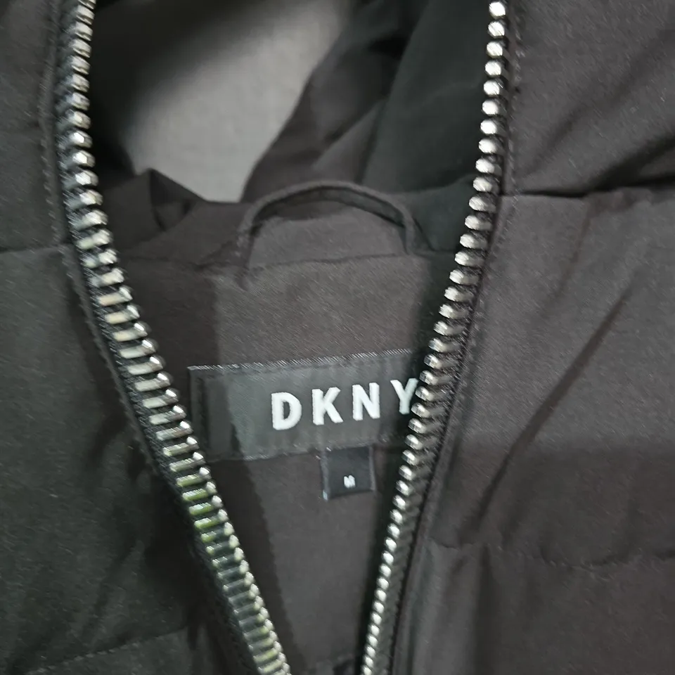 DKNY BLACK PUFFER COAT – SIZE M