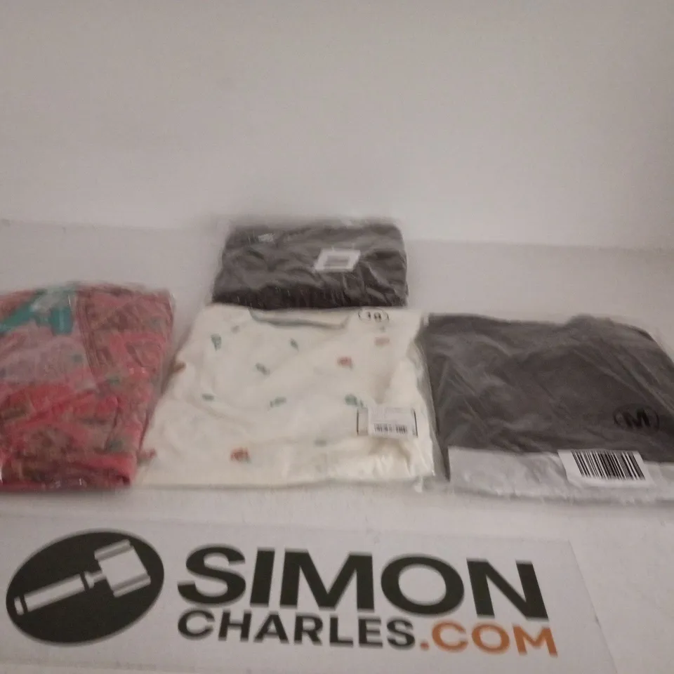 BOX OF APPROXIMATELY 10 ASSORTED CLOTHING ITEMS IN VARIOUS COLOURS, STYLES AND SIZES
