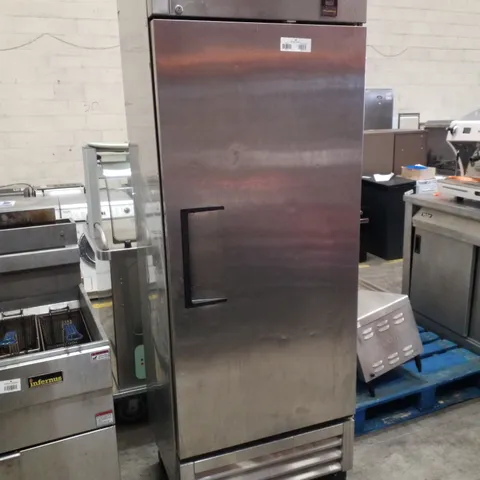 True T-19FZ Upright Refrigerator/Freezer – Stainless Steel, 230V
