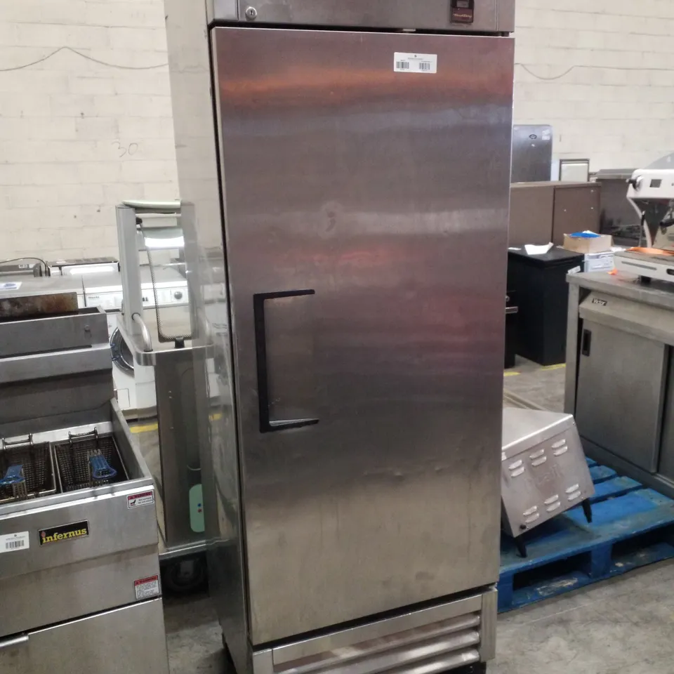 True T-19FZ Upright Refrigerator/Freezer – Stainless Steel, 230V