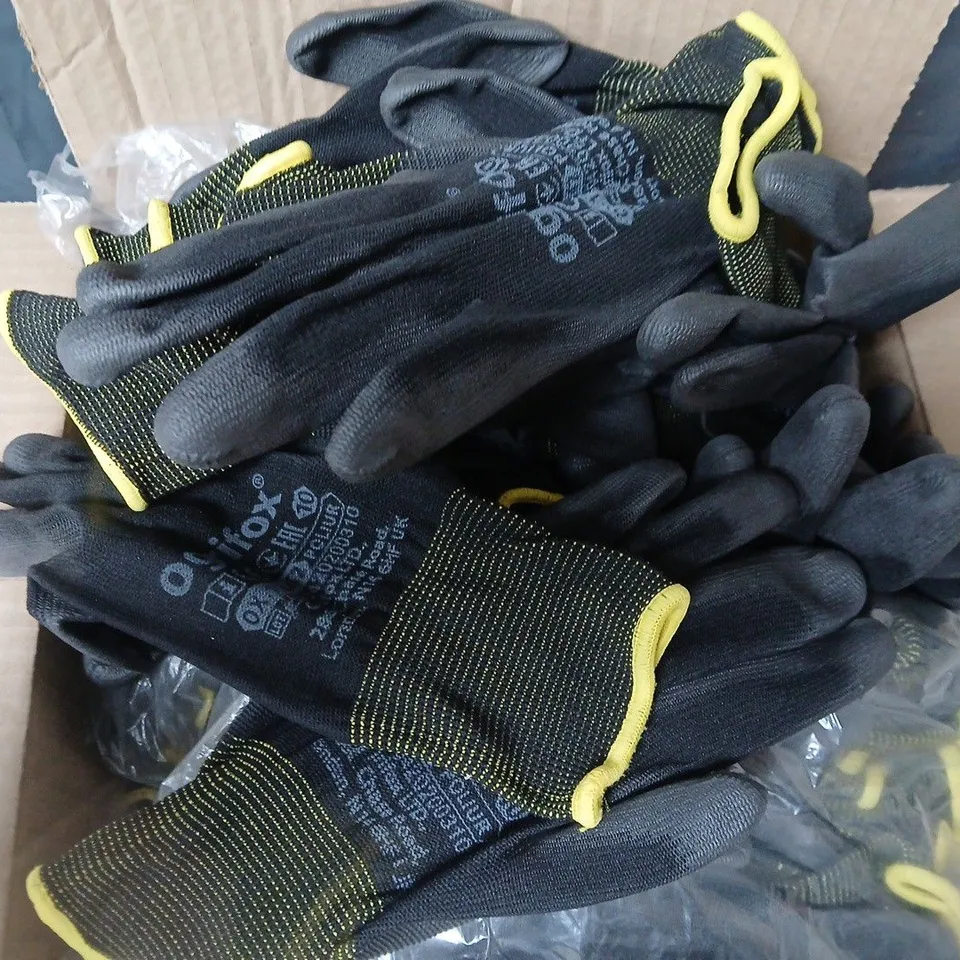 APPROXIMATELY 50 ASSORTED PAIRS OF OGRIFOX WORKGLOVES