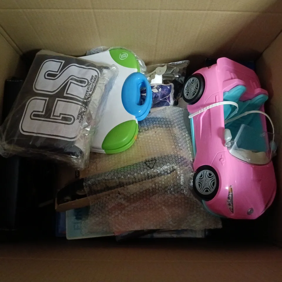 LARGE BOX OF APPROXIMATELY 20 ASSORTED TOYS AND GAMES TO INCLUDE BARBIE CAR, CARD BOOK AND JIGSAWA