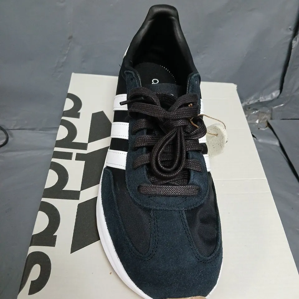 ADIDAS RUN 70S 2.0 SIZE 9