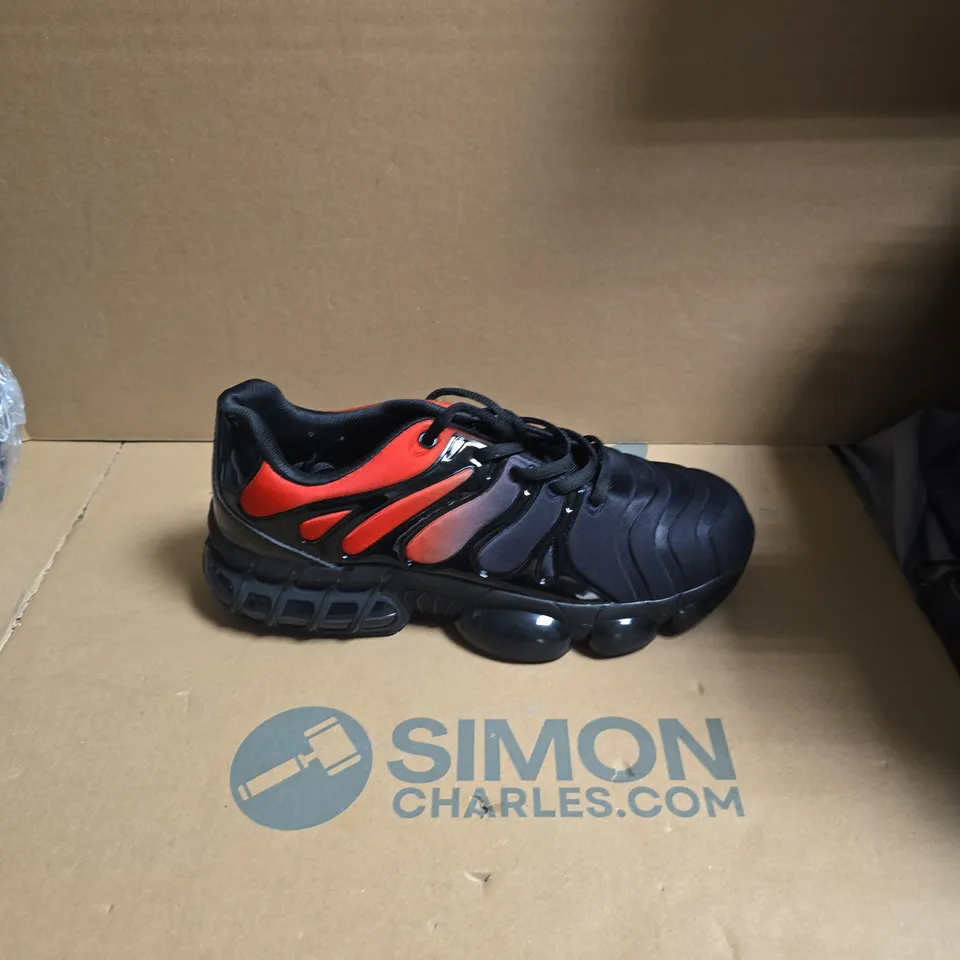 ARISICS MEN'S RUNNING SHOES – BLACK & RED ACCENTS UK 6.5