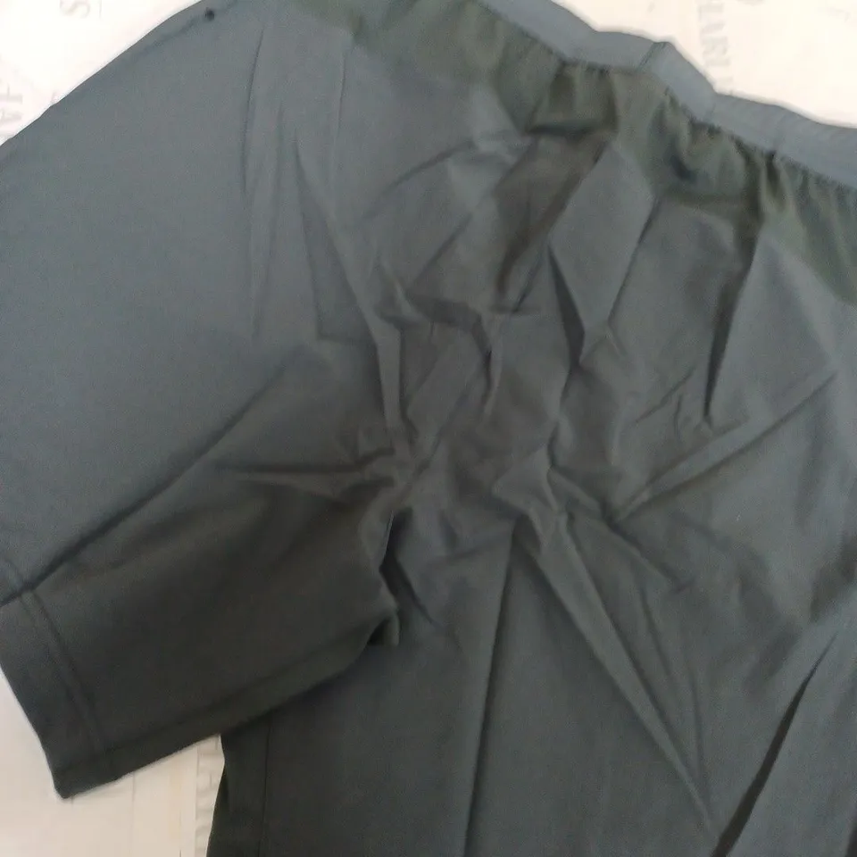 GYMSHARK APEX 7" HYBRID SHORT - SIZE LARGE 