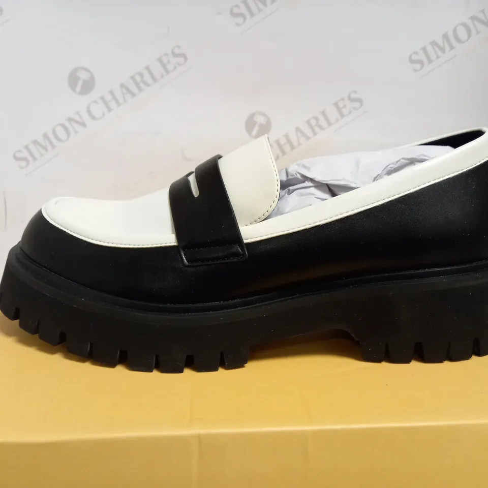 KOI VEGAN BLACK & WHITE MARY JANES UK SIZE 9