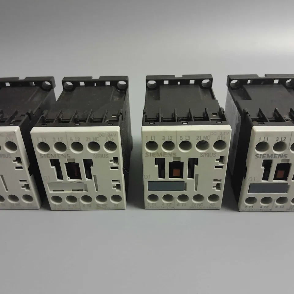 LOT OF 4 UNBOXED SIEMENS SIRIUS CONTACTORS - G/140508