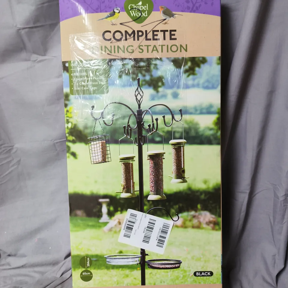 WILD BIRD COMPLETE DINING STATION