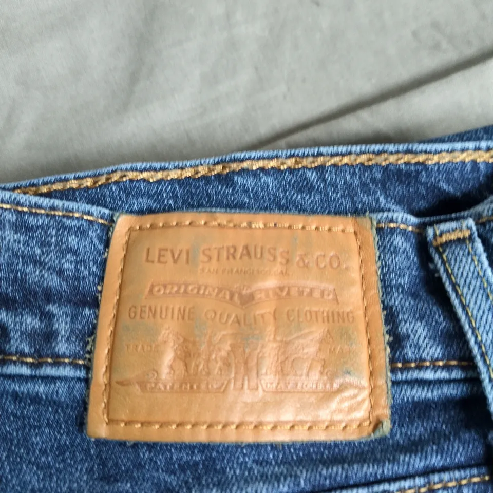 LEVI'S 72B HIGH RISE WIDE-LEG JEANS – UK 32