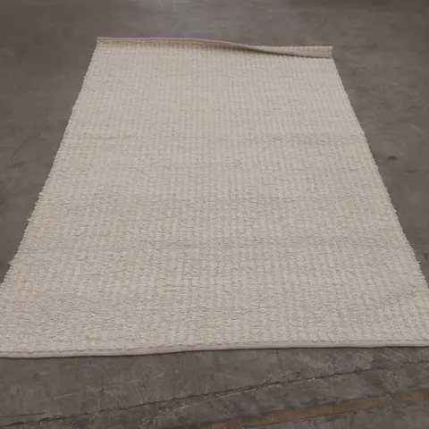 QUALITY DESIGNER AREA RUG - APPROXIMATELY 235 x 155cm