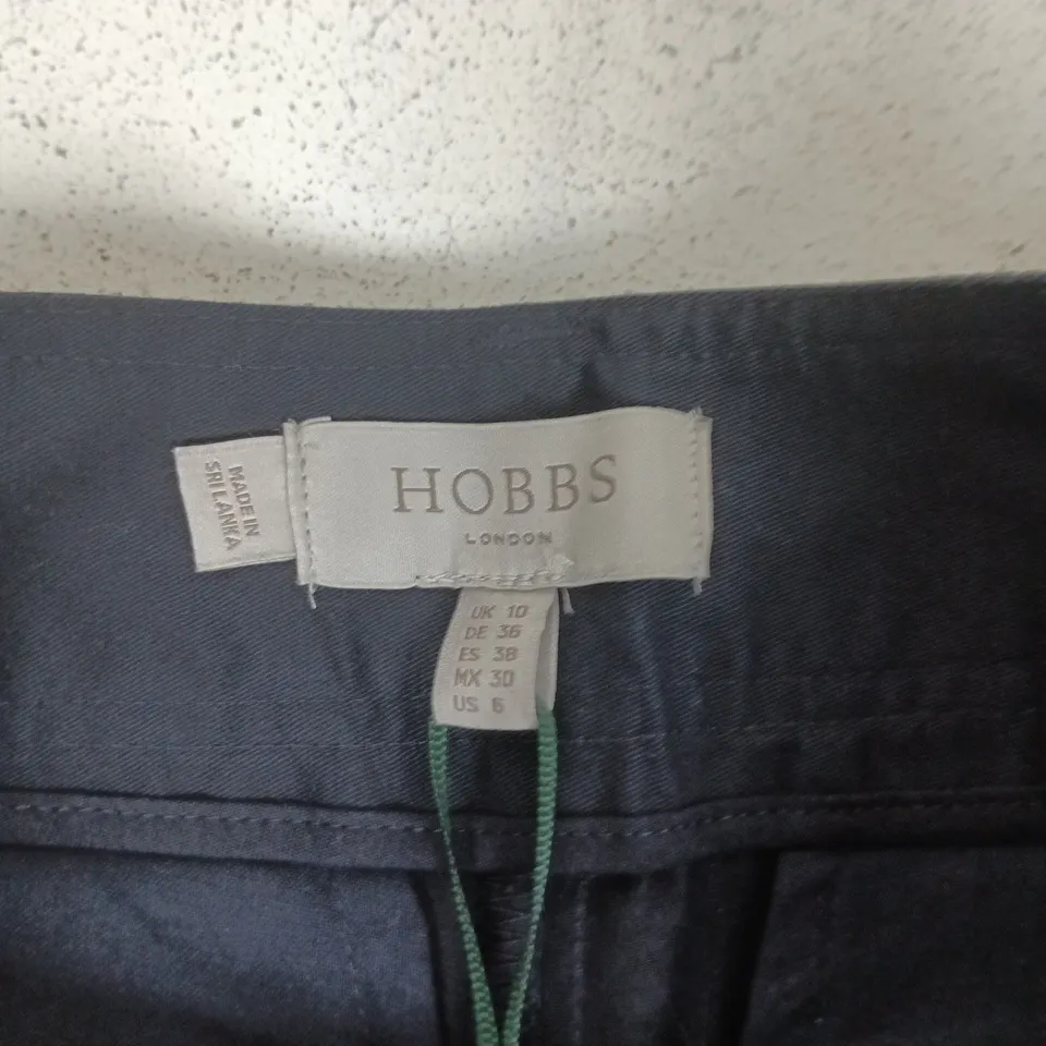 HOBBS CARLA SHORT – NAVY, UK 10 (US 6)