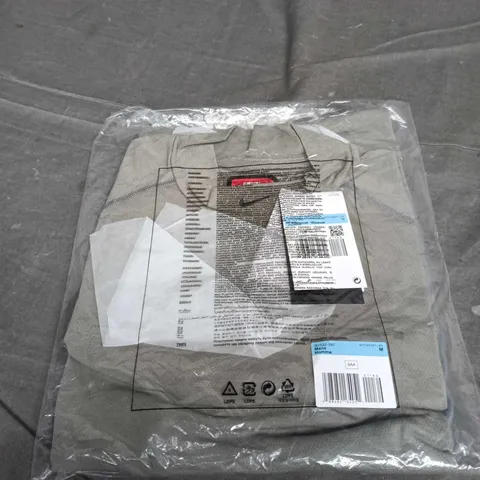 MEN'S NIKE GREY GYM TOP - SIZE M, SEALED PACKAGING