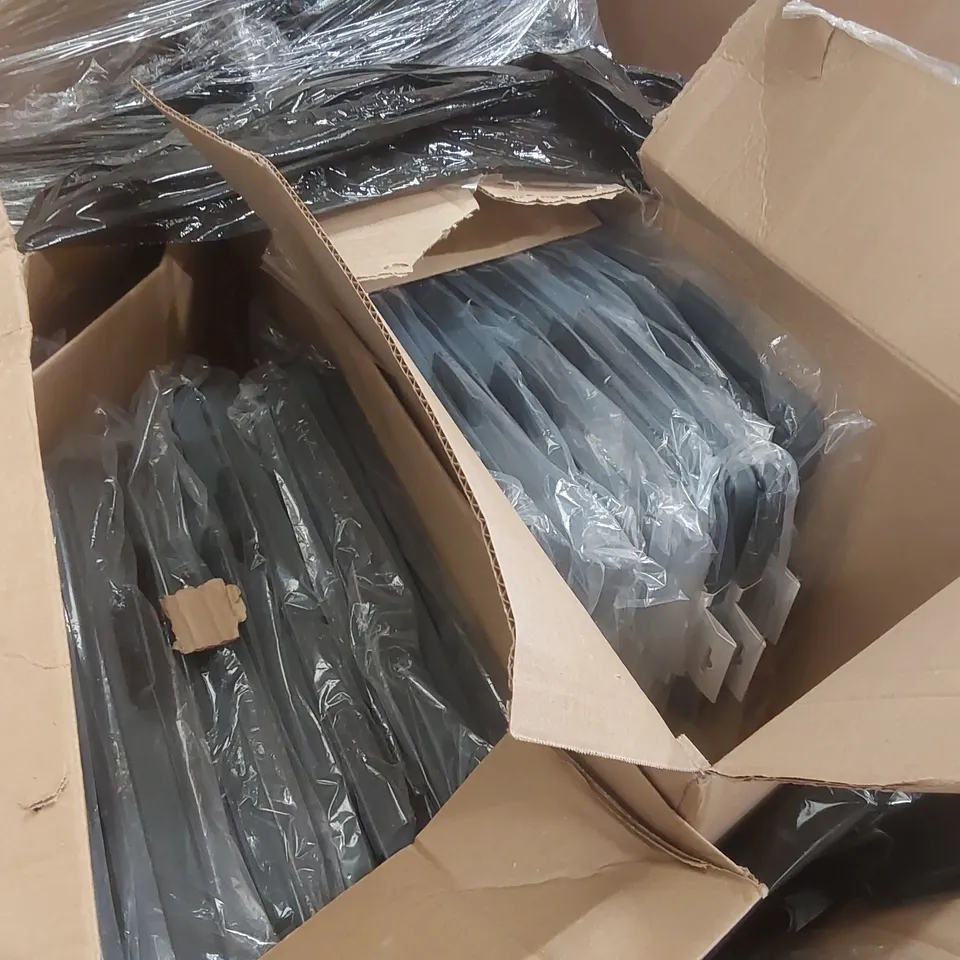 PALLET CONTAINING A VERY LARGE QUANTITY OF ITEMS INCLUDING: JOSEPH JOSEPH DRAINING BOARDS, SPIDERMAN COSTUMES ECT