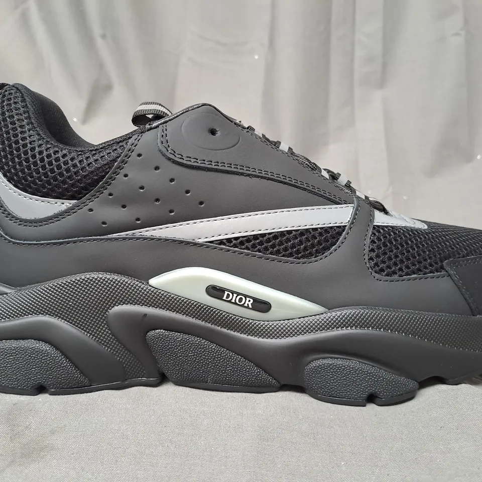 PAIR OF DIOR SHOES IN BLACK/GREY EU SIZE 44