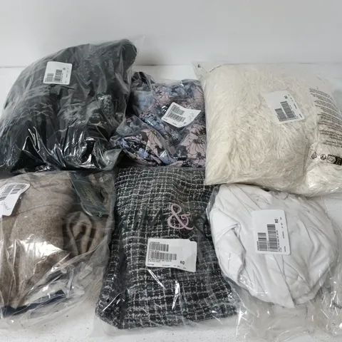 APPROXIMATELY 15 ASSORTED CLOTHING ITEMS IN VARIOUS SIZES, STYLES & COLOURS TO INCLUDE BRANDS SUCH AS D&CO, RUTH LANGSFORD, GREAT PLAINS, ETC - COLLECTION ONLY