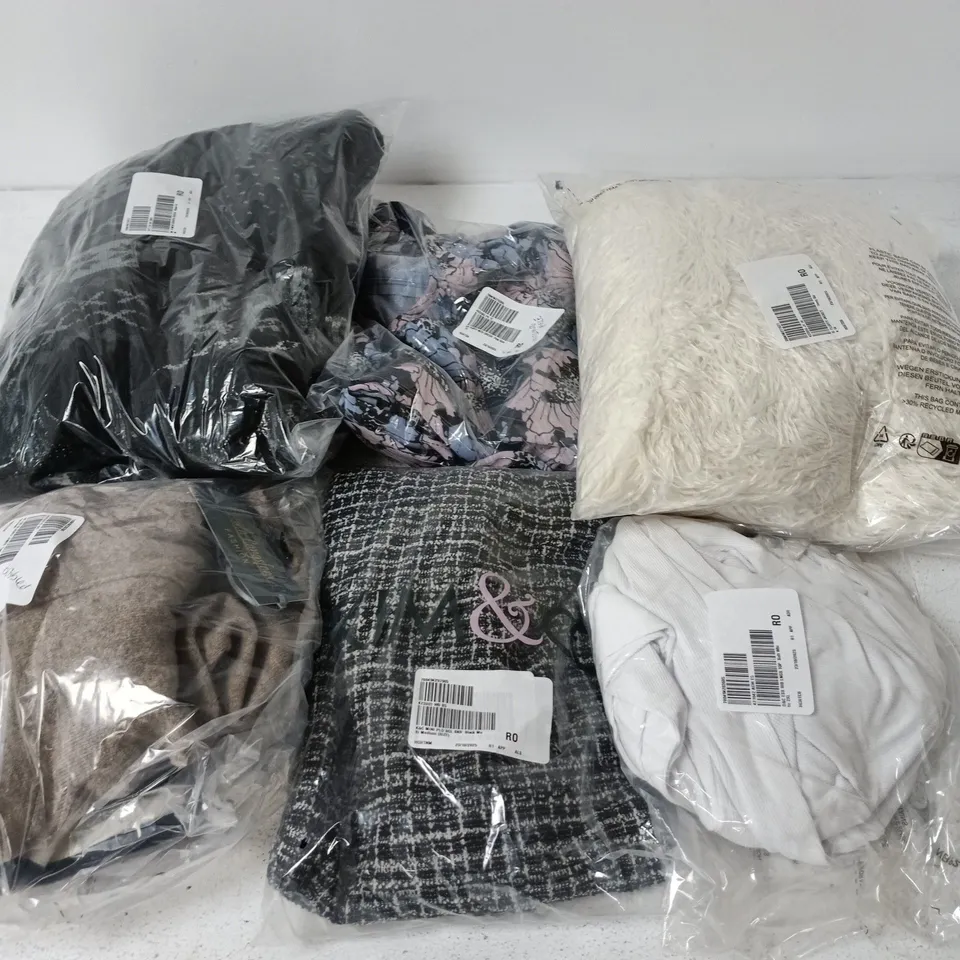 APPROXIMATELY 15 ASSORTED CLOTHING ITEMS IN VARIOUS SIZES, STYLES & COLOURS TO INCLUDE BRANDS SUCH AS D&CO, RUTH LANGSFORD, GREAT PLAINS, ETC - COLLECTION ONLY