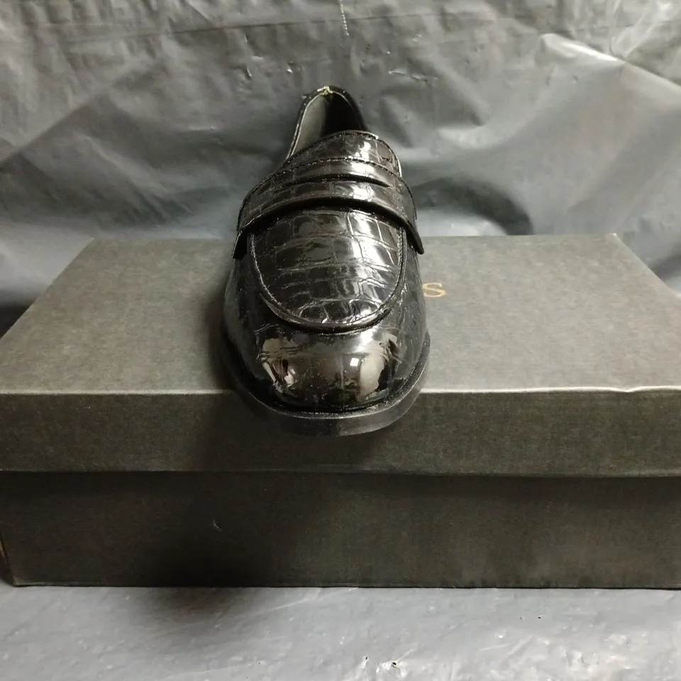 BOXED PAIR OF HOBBS LILLIAN LOAFERS IN BLACK CROC SIZE UK 5