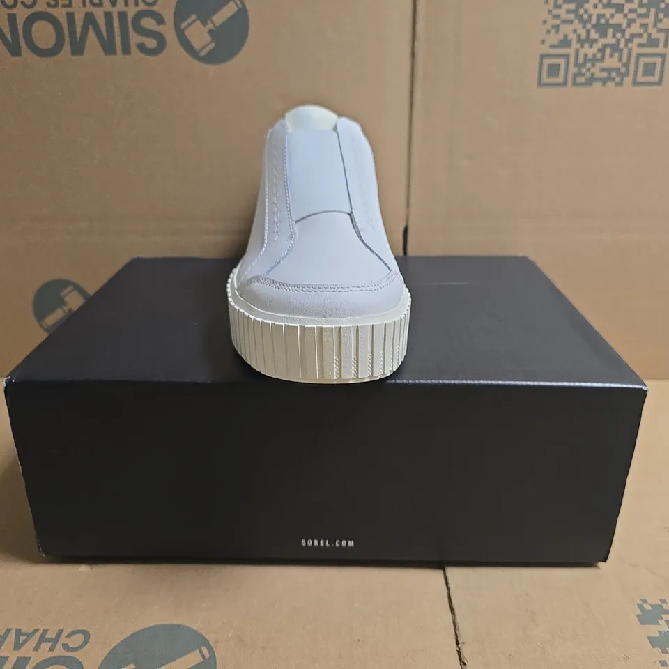 BOXED PAIR OF SOREL ONA AVE SLIP-ON TRAINERS IN WHITE SIZE UK 7.5