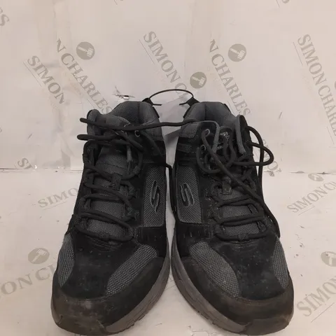 SKECHERS MEN'S OAK CANYON MID TOP LACE BOOT SIZE 10