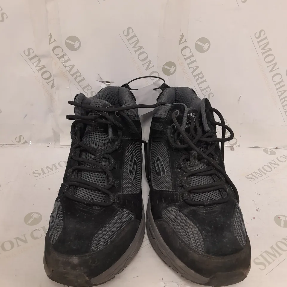 SKECHERS MEN'S OAK CANYON MID TOP LACE BOOT SIZE 10