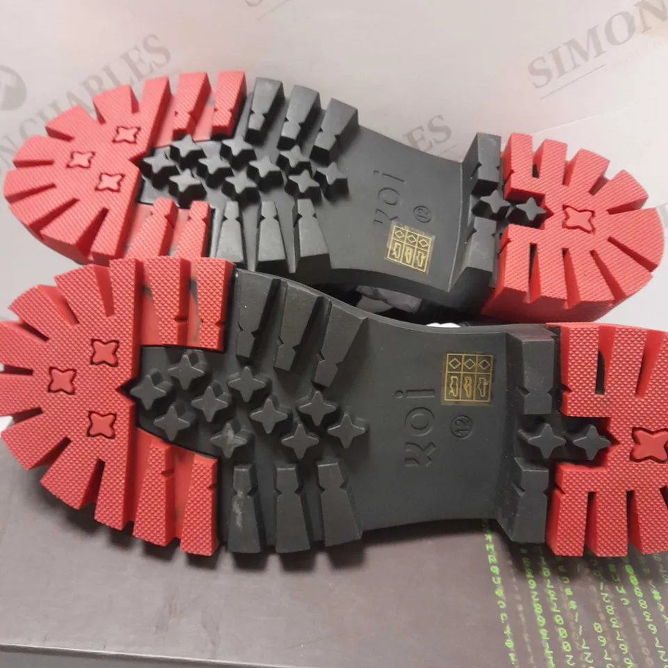 KOI AVALON MEN'S BLACK/RED GLADIATOR SANDALS - SIZE 12