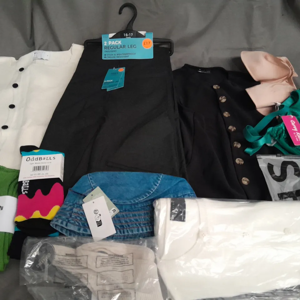 LARGE QUANTITY OF ASSORTED CLOTHING ITEMS TO INCLUDE CURVY KATE, ASOS AND M&S
