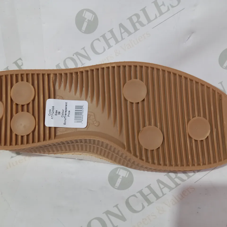 BOXED PAIR OF NOVESTA STAR MASTER SHOES IN BEIGE UK SIZE 6