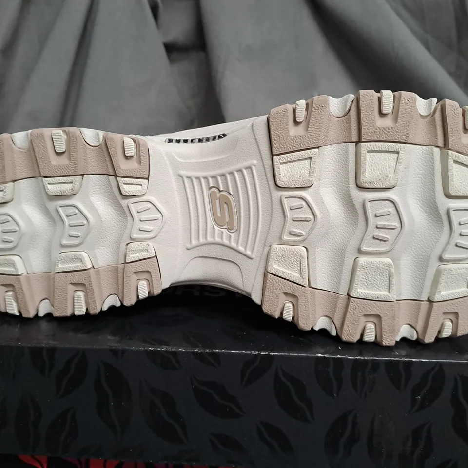 BOXED PAIR OF SKECHERS TRAINERS IN TAUPE SIZE 7