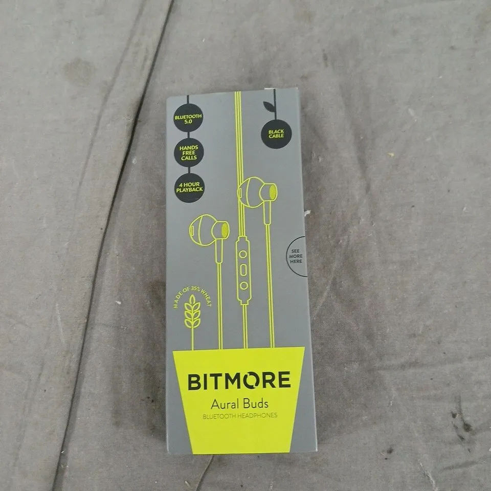 BOX OF APPROXIMATELY 12 ASSORTED ITEMS TO INCLUDE: AURAL BUDS AND ACTIVITY TRACKER 