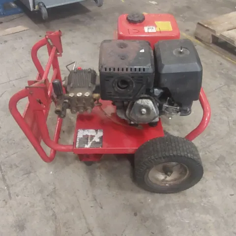 CLARKE PLS265B 13HP HEAVY DUTY PETROL PRESSURE WASHER 225 BAR (3263PSI)