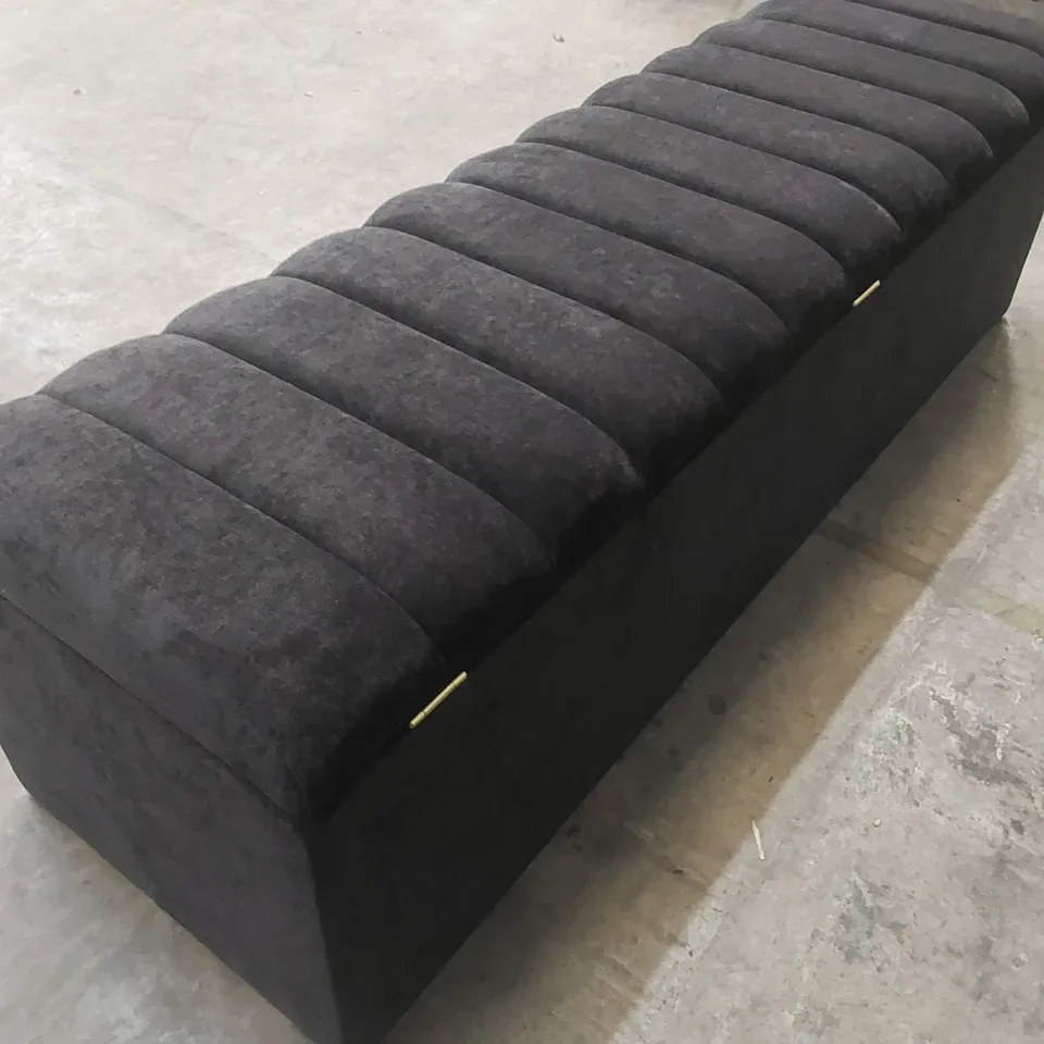 DESIGNER VELVET TUFTED RECTANGLE SOLID COLOUR OTTOMAN WITH STORAGE 