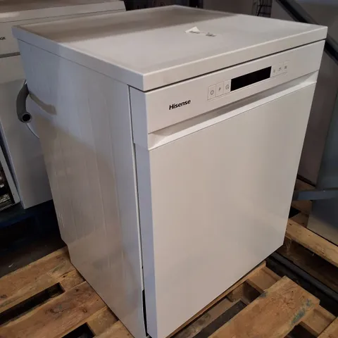 HISENSE HS622E90WUK FREESTANDING STANDARD DISHWASHER 85CM HIGH - E RATED, WHITE