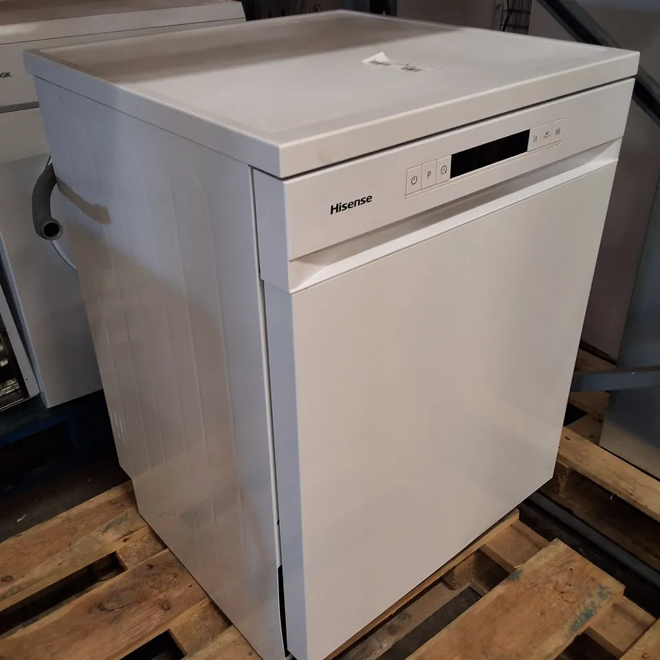 HISENSE HS622E90WUK FREESTANDING STANDARD DISHWASHER 85CM HIGH - E RATED, WHITE