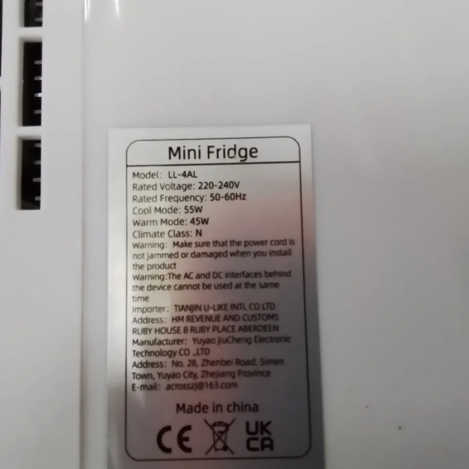 BOXED 12V MINI FRIDGE model LL-4AL