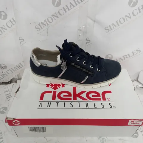 BOXED RIEKER SIZE 6 NAVY WEDGE TRAINER