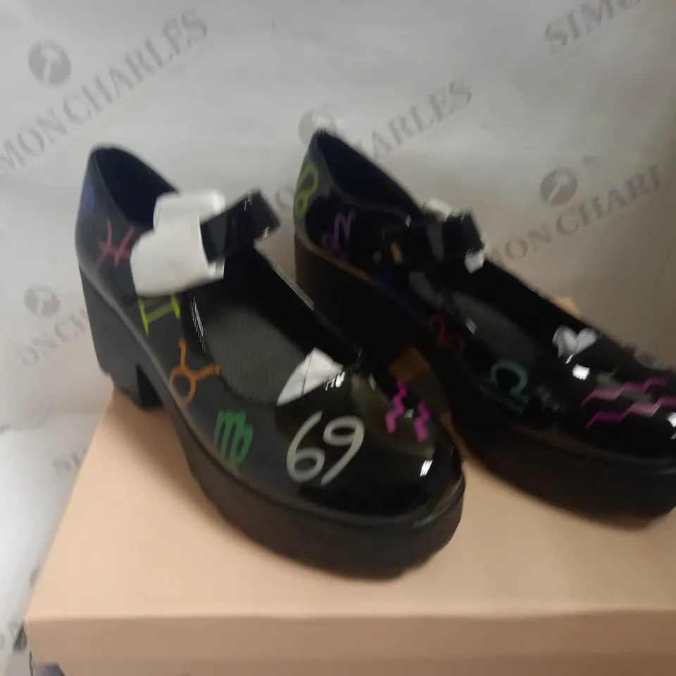 KOI VEGAN GAMZEE TROLL MARY JANES - BLACK PATENT/SYMBOL SIZE 7