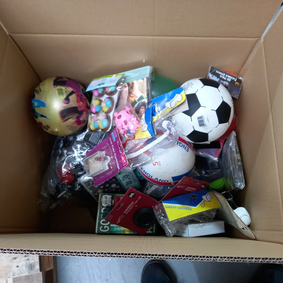 BOX OF ASSORTED ITEMS TO INCLUDE: TOILET CLEANER, HALLOWEEN DECORATIONS, MULTI-USE BOTTLES, BOOKS, FOTBALLS ETC